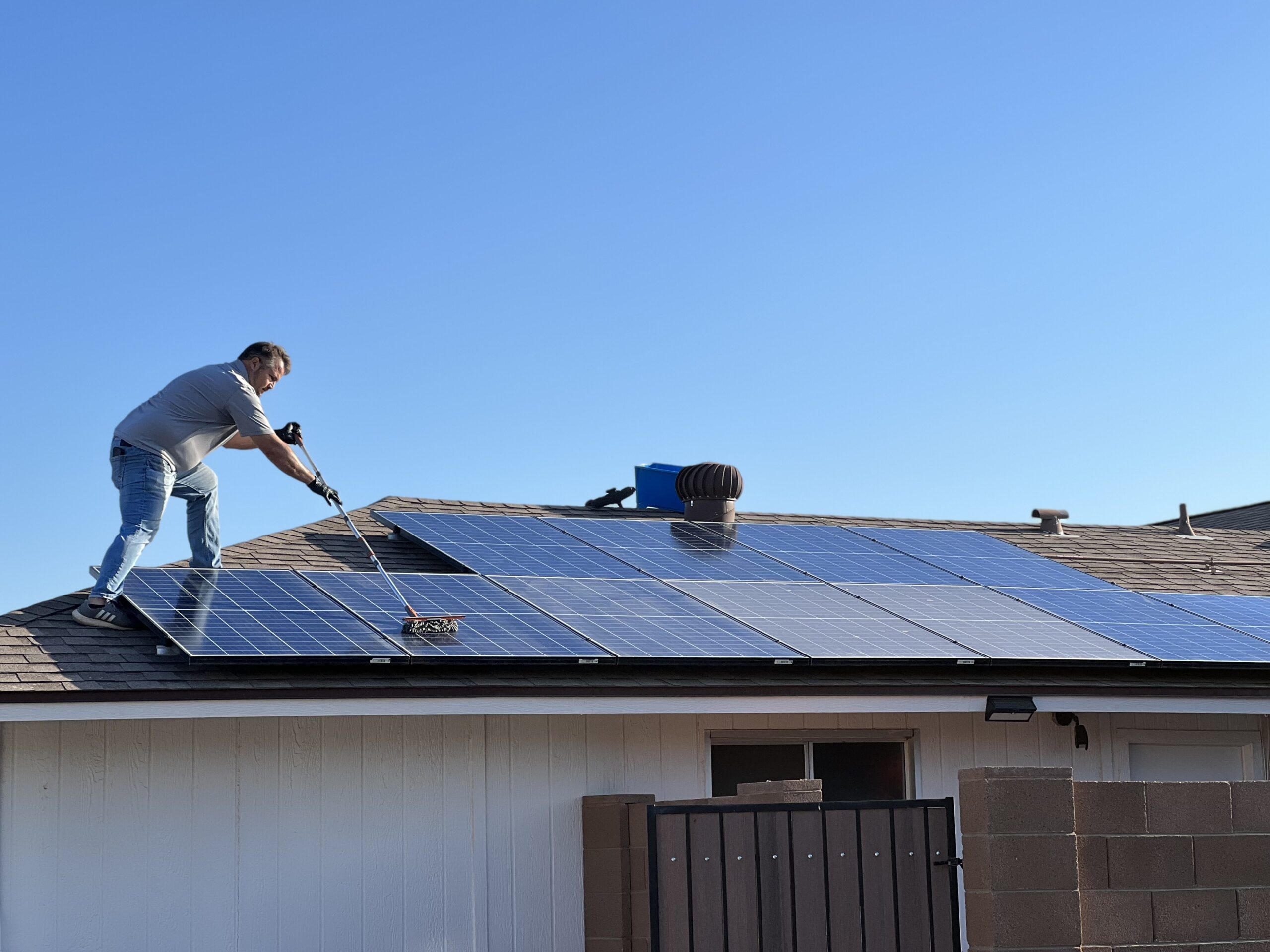 solar cleaning service